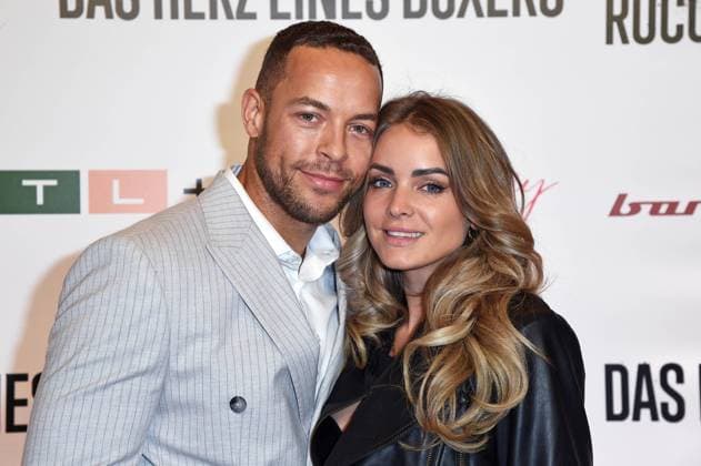 Andrej Mangold mit Freundin Annika Jung - bei der Premiere der Dokumentation Graciano Rocchigiani - Das Herz eines Boxers im Colosseum in Berlin am 24.01.2024