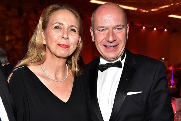 Bilder des Jahres 2024, Entertainment 01 Januar Entertainment Themen der Woche KW04 Entertainment Bilder des Tages Im BallSaal, BARBARA SLOWIK, Kai Wegner Reg.Bürgermeister Polizeipräsidentin 26. Presseball Berlin im Hotel TitanicP in Berlin, am 27.01.2024 26. Presseball Berlin