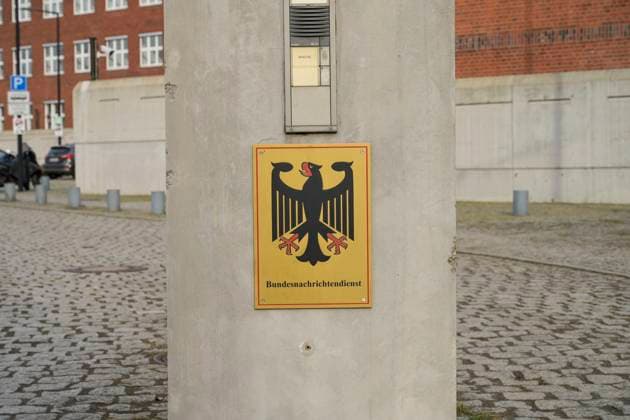 Schild, Bundesnachrichtendienst BND, Viktoriastraße, Lichterfelde, Steglitz-Zehlendorf, Berlin, Deutschland Schild, Bundesnachrichtendienst BND, Viktoriastraße, Lichterfelde, Steglitz-Zehlendorf, Berlin, Deutschland