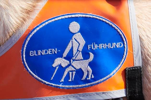 Laufguideausbildung fuer sehbeeintraechtigte und blinde Menschen. In Mülheim an der Ruhr werden erstmals Laufguides fuer sehbeeintraechtigte und blinde Menschen. angeboten. Mülheim an der Ruhr D