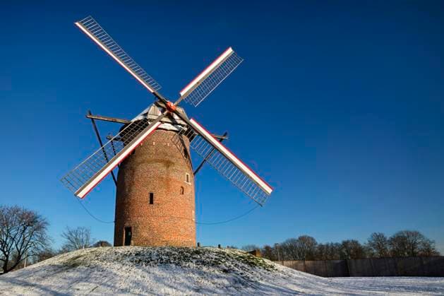 Krefelder Geismuehle im Winter, Deutschland, Nordrhein-Westfalen, Krefeld mill Geismuehle in winter, Germany, North Rhine-Westphalia, Krefeld BLWS703876