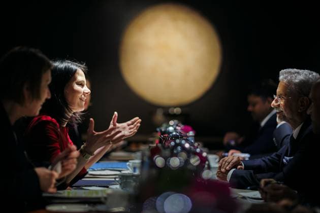 Bilder des Jahres 2024, News 02 Februar News Themen der Woche KW07 News Bilder des Tages 60. Muenchner Sicherheitskonferenz. Annalena Baerbock (Buendnis 90 Die Gruenen), Bundesaussenministerin, trifft den Aussenminister von Indien, Subrahmanyam Jaishankar. Muenchen, 16.02.2024. Fotografiert im Auftrag des Auswaertigen Amtes Muenchen Deutschland Copyright: xThomasxTrutschelx