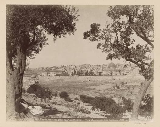 RECORD DATE NOT STATED View of Jerusalem from the Mount of Olives, Maison Bonfils, c. 1867 - c. 1895 photograph Part of Reisalbum with photos of Jerusalem and other biblical places. Jerusalem cardboard. paper. photographic support albumen print prospect of city, town panorama, silhouette of city. city-walls. temple, shrine ~ Islam, Mohammedanism Jerusalem Copyright: xpiemagsx rknbpie11012024-22453 !ACHTUNG AUFNAHMEDATUM GESCHÄTZT!