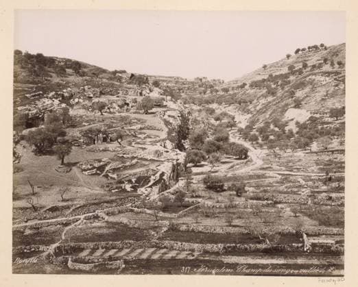 RECORD DATE NOT STATED View of Hinnom s valley near Jerusalem, Maison Bonfils, c. 1867 - c. 1895 photograph Part of Reisalbum with photos of Jerusalem and other biblical places. Jerusalem cardboard. paper. photographic support albumen print dale, valley Jerusalem Copyright: xpiemagsx rknbpie11012024-22456 !ACHTUNG AUFNAHMEDATUM GESCHÄTZT!