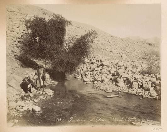RECORD DATE NOT STATED Men at the Source Ein As-Sultan with Jericho, Maison Bonfils, c. 1867 - c. 1895 photograph Part of Reisalbum with photos of Jerusalem and other biblical places. Jericho cardboard. paper. photographic support albumen print well Jericho Copyright: xpiemagsx rknbpie11012024-22474 !ACHTUNG AUFNAHMEDATUM GESCHÄTZT!