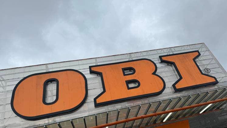 Der OBI Baumarkt in Siegen-Weidenau, Logo OBI am 24.02.2024 in Siegen Deutschland.