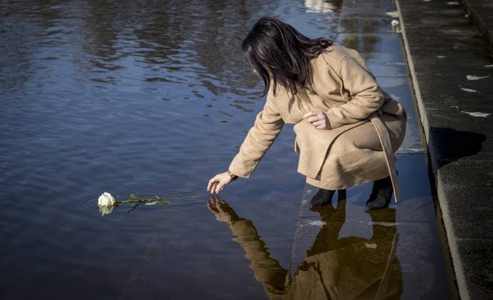 Bilder des Jahres 2024, News 02 Februar News Themen der Woche KW09 News Bilder des Tages Annalena Baerbock (Buendnis 90 Die Gruenen), Bundesaussenministerin, besucht die Gedenkstaette Ravensbrueck, ein ehemaliges KZ fuer Frauen zur Zeit des Nationalsozialismus. Fotografiert im Auftrag des Auswaertigen Amtes Berlin Deutschland Copyright: xThomasxKoehlerx