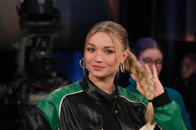 Julia Willecke (alias Julia Beautx, Influencerin) zu Gast in der NDR Talk Show, Fototermin am 1.3.2024 im Fernsehstudio Hamburg Lokstedt