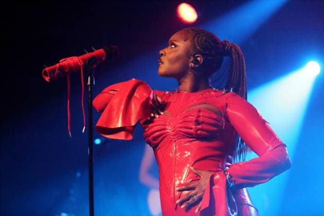 Bilder des Jahres 2024, Entertainment 03 März Entertainment Themen der Woche KW10 Entertainment Bilder des Tages Ama Serwah Genfi alias Amaarae bei einem Konzert im Astra Kulturhaus in Berlin, 9. März 2024. Amaarae Konzert Berlin