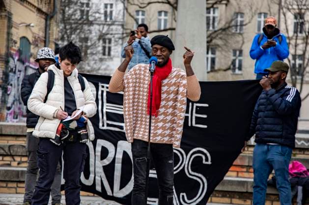 Demonstration gegen Polizeigewalt, gegen Rassismus und für offene Grenzen am Görlitzer Park in Berlin am 15. März 2024. Demonstration gegen Polizeigewalt am Görlitzer Park