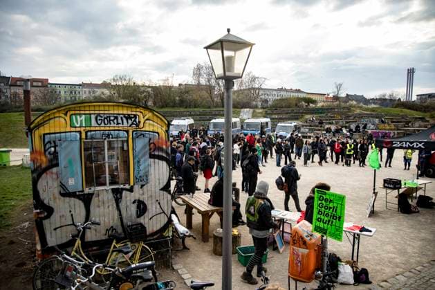 Demonstration gegen Polizeigewalt, gegen Rassismus und für offene Grenzen am Görlitzer Park in Berlin am 15. März 2024. Demonstration gegen Polizeigewalt am Görlitzer Park
