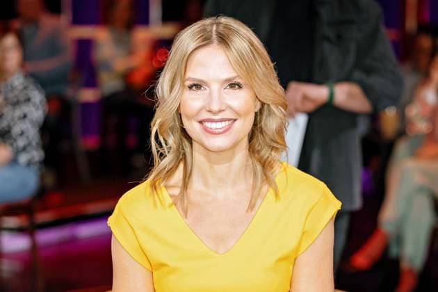 MDR - Riverboat. Ärztin und Moderatorin Dr. Julia Fischer anläßlich der Aufzeichnung der MDR - Talkshow Riverboat am 22.03.2024 in der Mediacity Leipzig. 20240322SFL0063
