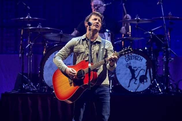 Bilder des Jahres 2024, Entertainment 03 März Entertainment Themen der Woche KW12 Entertaintment Bilder des Tages James Blunt live bei einem Konzert seiner Who We Used to Be -Tour in der ZAG Arena. 23.03.2024