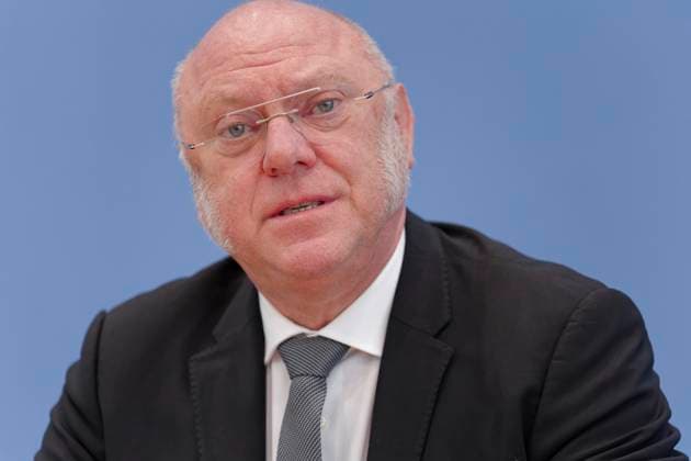 Armutsbericht vorgestellt 2024-03-26 Deutschland, Berlin - Bundespressekonferenz: Paritätischer stellt Bericht zur Armutslentwicklung in Deutschland vor. Im Bild Dr. Ulrich Schneider, Hauptgeschäftsführer Der Paritätische Gesamtverband .