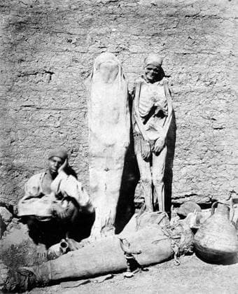 Egypt: Egyptian Mummy Seller , Felix Bonfils (1831 - 1885), Cairo, 1875 Felix Bonfils (8 March 1831 1885) was a French photographer and writer who was active in the Middle East.<br ><br > He was born in Saint-Hippolyte-du-Fort and died in Ales. Felix worked as a bookbinder but in 1860 he joined General d Hautpoul s expedition to the Levant. Soon after returning from Lebanon he became a photographer. The family moved to Beirut in 1867 where they opened a photographic studio called Maison Bonfils .<br ><br > Maison Bonfils produced thousands of photographs of the Middle East. They photographed posed scenes, dressed up in Middle Eastern regalia, and also stories from the Bible. Bonfils took photographs in Lebanon, Egypt, Palestine, Syr Copyright: xxPicturesxFromxHistoryx