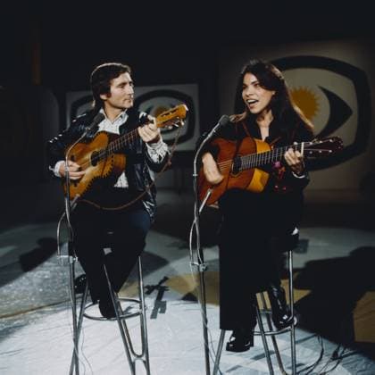 FREDDY QUINN UND OLIVIA MOLINA Freddy Quinn und Olivia Molina, im Duett mit Gitarren bei einem ARD Auftritt, 1974., Deutschland Copyright: kpa kpa_55051083 EDITORIAL USE ONLY