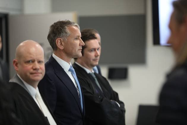 Bilder des Jahres 2024, News 04 April News Themen der Woche KW16 News Bilder des Tages Halle (Saale), Sachsen-Anhalt, Deutschland, 18.04.2024: Justizzentrum: Prozess gegen Thüringens AfD-Landeschef Björn Höcke: 1. Verhandlungstag am Landgericht Halle Copyright: xdtsxNachrichtenagenturx dts_34650
