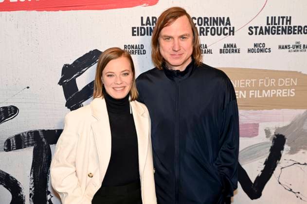 Bilder des Jahres 2024, Entertainment 04 April Entertainment Themen der Woche KW17 Entertainment Bilder des Tages Saskia Rosendahl und Lars Eidinger bei der Premiere des Kinofilms Sterben im Rio Filmpalast. München, 22.04.2024