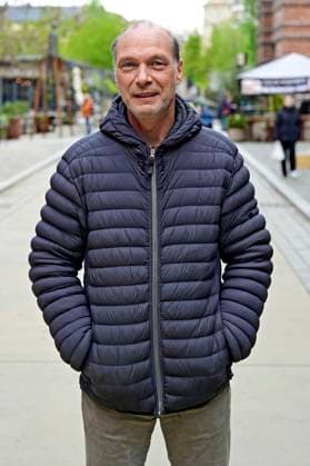 Martin Brambach beim Fototermin am Set des ARD-Krimis Tatort: Schwesternliebe im Dresdner Kraftwerk Mitte. Dresden, 25.04.2024