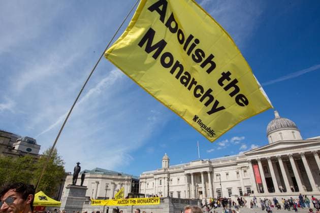 May 5, 2024, London, England, United Kingdom: Anti-monarchy group Republic stage a protest in Trafalgar Square on the first anniversary of the crowning of King Charles III. London United Kingdom - ZUMAs262 20240505_zip_s262_247 Copyright: xTayfunxSalcix