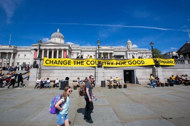 May 5, 2024, London, England, United Kingdom: Anti-monarchy group Republic stage a protest in Trafalgar Square on the first anniversary of the crowning of King Charles III. London United Kingdom - ZUMAs262 20240505_zip_s262_248 Copyright: xTayfunxSalcix
