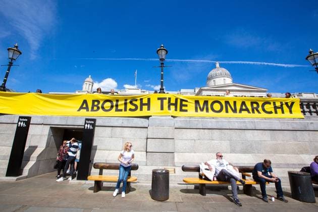 May 5, 2024, London, England, United Kingdom: Anti-monarchy group Republic stage a protest in Trafalgar Square on the first anniversary of the crowning of King Charles III. London United Kingdom - ZUMAs262 20240505_zip_s262_249 Copyright: xTayfunxSalcix