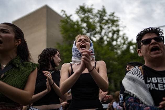 May 9, 2024, Washington, District Of Columbia, USA: Thirty-six hours following the dismantling of the anti-war encampment at GWU, protesters convened at the site to denounce the university and Metropolitan Police Department s actions, which led to the eviction, suspension, and arrest of students. Amidst their grievances, demonstrators also rallied against the continuous Israeli aggression in Gaza. Washington USA - ZUMAt162 20240509_znp_t162_027 Copyright: xNataschaxTahabsemx