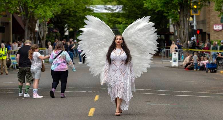 May 18, 2024 - McMinnville, Oregon, USA - The 24th Annual McMenamins UFO Festival commemorates the sighting of a UFO in 1950 by McMinnville farmer Paul Trent, who made several photos of a disc-shaped object hovering over his land. Mcminnville USA - ZUMAce6_ 20240518_zaf_ce6_006 Copyright: xBrianxCahnx