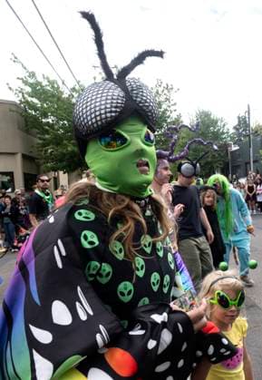 May 18, 2024 - McMinnville, Oregon, USA - The 24th Annual McMenamins UFO Festival commemorates the sighting of a UFO in 1950 by McMinnville farmer Paul Trent, who made several photos of a disc-shaped object hovering over his land. Mcminnville USA - ZUMAce6_ 20240518_zaf_ce6_035 Copyright: xBrianxCahnx