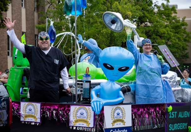 May 18, 2024 - McMinnville, Oregon, USA - The 24th Annual McMenamins UFO Festival commemorates the sighting of a UFO in 1950 by McMinnville farmer Paul Trent, who made several photos of a disc-shaped object hovering over his land. Mcminnville USA - ZUMAce6_ 20240518_zaf_ce6_037 Copyright: xBrianxCahnx