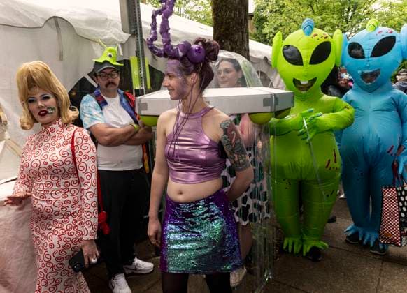 May 18, 2024 - McMinnville, Oregon, USA - The 24th Annual McMenamins UFO Festival commemorates the sighting of a UFO in 1950 by McMinnville farmer Paul Trent, who made several photos of a disc-shaped object hovering over his land. Mcminnville USA - ZUMAce6_ 20240518_zaf_ce6_047 Copyright: xBrianxCahnx