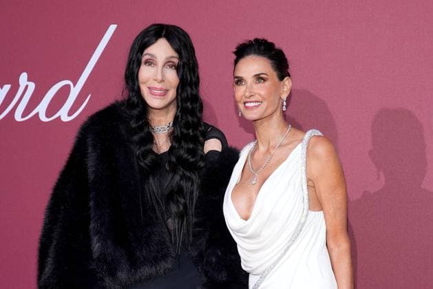 Bilder des Jahres 2024, Entertainment 05 Mai Entertainment Themen der Woche KW21 Entertainment Bilder des Tages Cher und Demi Moore bei der Amfar Gala am 23.05.2024 im Rahmen vom 77. Film Festival in Cannes Cannes Film Festival 2024 - Amfar Gala