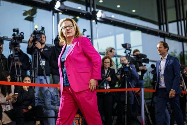 Bilder des Jahres 2024, News 06 Juni News Themen der Woche KW24 Ukraine Recovery Conference URC. Svenja Schulze (SPD), Bundesministerin fuer wirtschaftliche Zusammenarbeit und Entwicklung, bei einem Door Step Statement .Berlin, 11.06.2024. Fotografiert im Auftrag des Bundesentwicklungsministeriums Berlin Deutschland Copyright: xThomasxImoxBMZxphotothek.dex