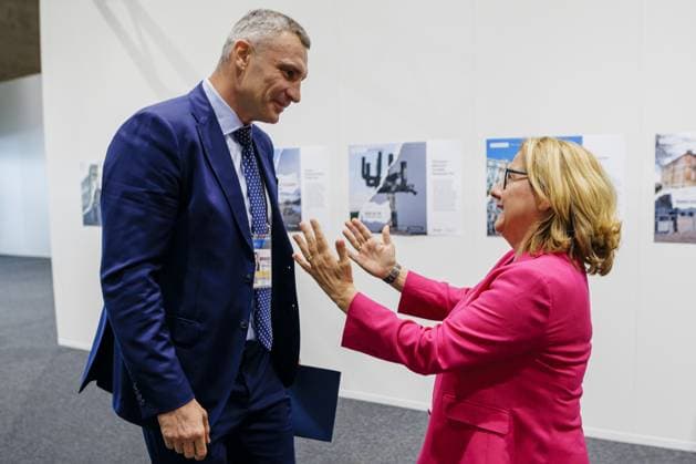 Bilder des Jahres 2024, News 06 Juni News Themen der Woche KW24 Ukraine Recovery Conference URC. Svenja Schulze (SPD), Bundesministerin fuer wirtschaftliche Zusammenarbeit und Entwicklung, dem Buergermeister von Kiew, Vitali Klitschko. Berlin, 11.06.2024. Fotografiert im Auftrag des Bundesentwicklungsministeriums Berlin Deutschland Copyright: xThomasxImoxBMZxphotothek.dex