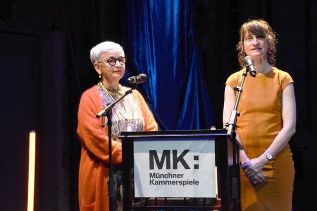 Barbara Mundel Intendatin Muenchner Kammerspiele Viola Hasselberg Chefdramaturgin Muenchen 03.06.2024 Muenchner Kammerspiele - Vorstellung der Spielzeit Plaene 24 25 Muenchen