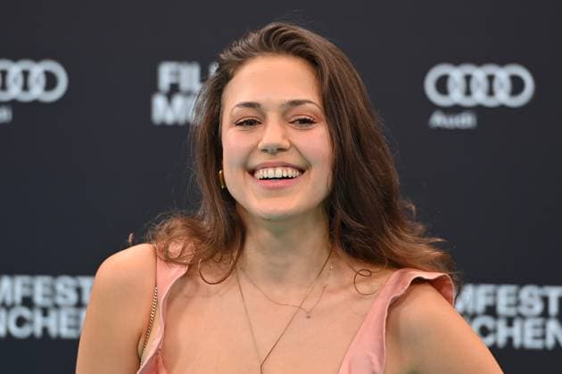 Katharina Scheuba (Schauspielerin), Einzelbild,angeschnittenes Einzelmotiv,Portraet,Portrait,Porträt. Roter Teppich,Red Carpet,Eroeffnung 41.Filmfest Muenchen am 29.06.2024 Gasteig HP8.