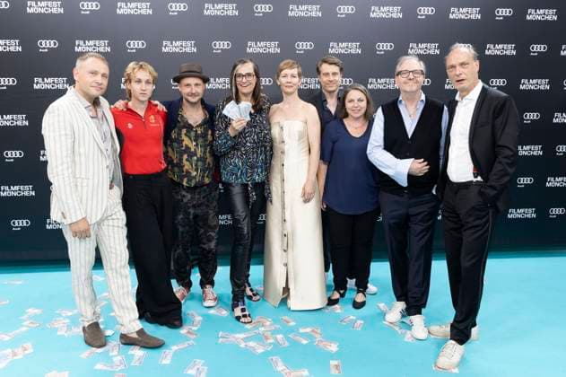 Bilder des Jahres 2024, Entertainment 07 Juli Entertainment Themen der Woche KW27 Max Riemelt, Anselm Haderer, Robert Höller, Natja Brunckhorst, Sandra Hüller, Paul Zischler, Gast, Olli Dittrich und Martin Brambach bei der Premiere des Kinofilms Zwei zu eins auf dem 41. Filmfest München 2024 im Deutschen Theater. München, 01.07.2024