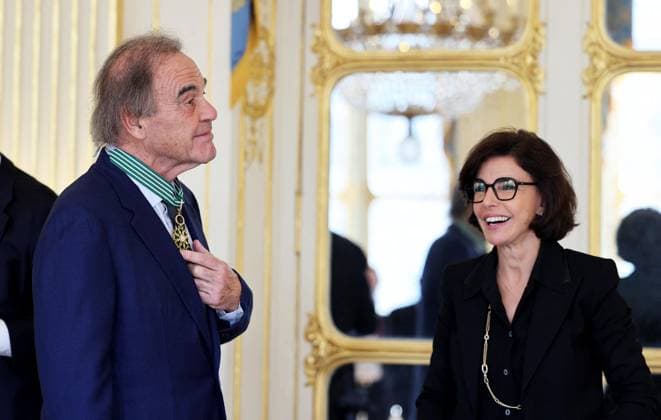 Bilder des Jahres 2024, Entertainment 07 Juli Entertainment Themen der Woche KW27 Entertainment Bilder des Tages Frankreich, Oliver Stone in Paris zum Kommandeur des Ordens der Künste und Literatur ernannt Semi Exclusive Oliver Stone was elevated to the rank of Commander of the Order of Arts and Letters by Culture Minister Rachida Dati in Paris Semi Exclusive American film director, screenwriter, documentary filmmaker, film producer and actor Oliver Stone was elevated to the rank of Commander of the Order of Arts and Letters by Culture Minister Rachida Dati in Paris, France, July 4, 2024 Dominic Jacovides Bestimage Semi Exclusive American film director, screenwriter, documentary filmmaker, film producer and actor Oliver Stone was elevated to the rank of Commander of the Order of Arts and Letters by Minister of Culture Rachida Dati in Paris, France, on July 4, 2024 Paris France Copyright: xDOMINIQUExJACOVIDESx xBESTIMAGExDOMINIQUExJACOVIDESx xBESTIMAGEx