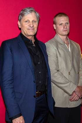 Bilder des Jahres 2024, Entertainment 07 Juli Entertainment Themen der Woche KW27 Entertainment Bilder des Tages Viggo Mortensen und Solly McLeod bei der Premiere des Kinofilms The Dead Don t Hurt auf dem 41. Filmfest München 2024 im Rio Filmpalast. München, 04.07.2024