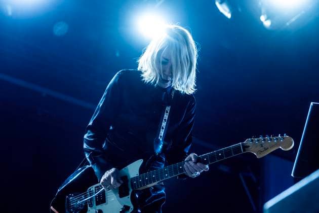 Bilder des Jahres 2024, Entertainment 07 Juli Entertainment Themen der Woche KW27 Entertainment Bilder des Tages Kim Gordon is playing at Avalon at Roskilde Festival on Friday, July 5, 2024.. (Photo: Helle Arensbak Ritzau Scanpix) , Roskilde Denmark Copyright: HellexArensbak HellexArensbakx spdk20240705-183456-L