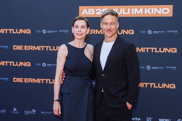 Bilder des Jahres 2024, Entertainment 07 Juli Entertainment Themen der Woche KW 29 Entertainment Bilder des Tages Premiere - Die Ermittlung Christiane Paul und Tom Wlaschiha bei der Premiere zu Die Ermittlung im Zoo Palast am 16.07.2024 in Berlin. Copyright: xEventpressxKochanx