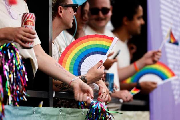 Teilnehmer des Umzugs mit Regenbogenfarben zu sehen bei der CSD-Parade im Rahmen des Cologne Pride 2024. Köln, 21.07.2024 NRW Deutschland Copyright: xChristophxHardtx