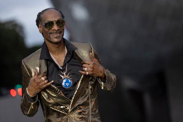 Prelude to the Olympics Diner Snoop Dogg Photo call du Diner Â Prelude pour les JO Â Ã la fondation Vuitton Ã Paris, France, le 25 juillet 2024 Olivier Borde Bestimage Celebs attend the Â Prelude to the Olympics Â in Fondation Vuitton in Paris, France, on July 25, 2024 Anse dArlet France  Copyright: xOLIVIERxBORDEx xBESTIMAGExOLIVIERxBORDEx xBESTIMAGEx