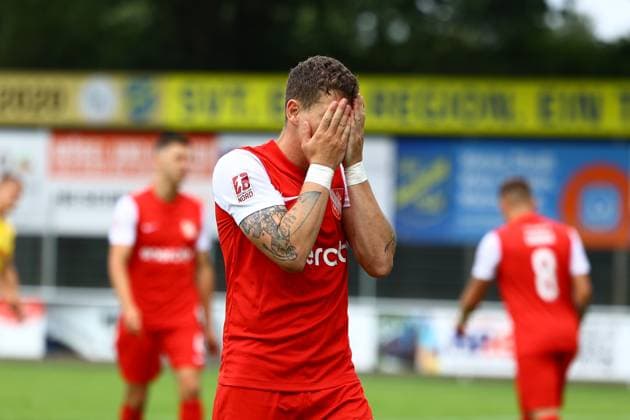 Fußball I Herren I Saison 2024 25 I Regionalliga Nord I 2.Spieltag I SV Todesfelde - TSV Havelse I 04.08.2024 Florian Riedel (39, TSV Havelse) mit Hände vorm Gesicht Todesfelde Joda Sportpark Schleswig-Holstein Deutschland Copyright: xLobeca RHx