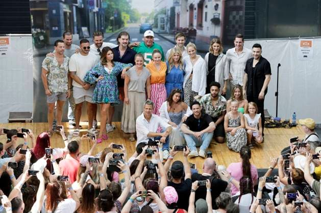 Der Cast beim Fantreffen anlässlich des 30. Jubiläums der RTL TV Serie Unter uns im Coloneum. Köln, 12.08.2024