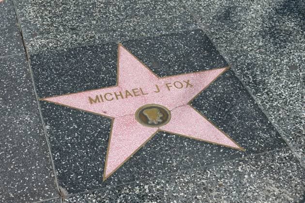 19.08.2024, AMERIKA, USA, Unterwegs in Amerika, Symbolbild, Themenbild, Verschiedene Themenbilder, Reise, Reiseimpressionen, Reisefeatures, Vereinigte Staaten von Amerika, Reisefeature, im Bild Michael j Fox, Stern, Hollywood, Hollywood Boulevard, Los Angeles, City Sightseeing, Hop On Hop Off, Walk of Fame, USA, Amerika,