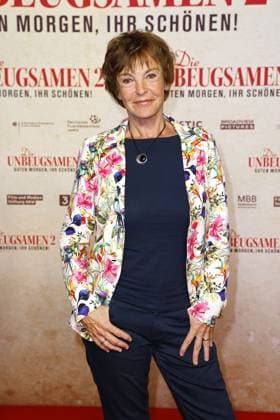 Katrin Sass bei der Die Unbeugsamen 2- Guten Morgen, Ihr Schoenen Film Premiere am 26.08.2024 in Berlin Die Unbeugsamen 2 Filmpremiere in Berlin