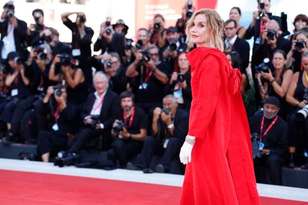 Bilder des Jahres 2024, Entertainment 08 August Entertainment Bilder des Tages Isabelle Huppert bei der Opening Ceremony mit der Premiere des Kinofilms Beetlejuice Beetlejuice auf der Biennale di Venezia 2024 81. Internationale Filmfestspiele von Venedig im Palazzo del Cinema. Venedig, 28.08.2024