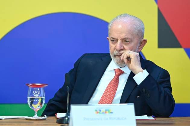 Brazilian President Luiz Inacio Lula Da Silva Congratulates The Best Schools In Brazil. The President of Brazil Luiz Inacio Lula da Silva and the Minister of Education Camilo Santana take part in the ceremony to recognize the IDEB Grade 10 schools at the Planalto Palace in Brasilia, Brazil, on September 4, 2024. Brasilia DIstrito Federal Brazil  Copyright: xTonxMolinax originalFilename: molinaneto-brazilia240904_npYil