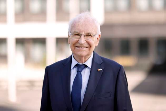 Politiker Edmund Stoiber, ehemaliger Ministerpräsident von Bayern, beim Festakt 75 Jahre Bundesrat im Plenarsaal des Bundesrates im ehemaligen Regierungsviertel in Bonn. Bonn, 07.09.2024 NRW Deutschland Copyright: xChristophxHardtx
